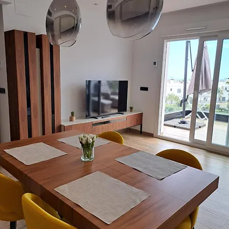 2 Bedroom Bali With Sea Views * Torrevieja